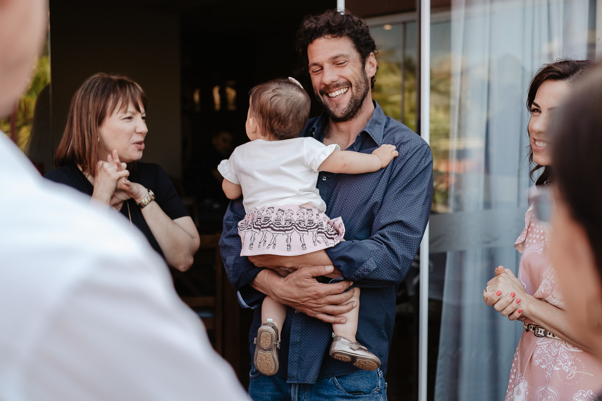 Fotografia documental de aniversário infantil, no rio Tavares/Campeche em Florianópolis/SC