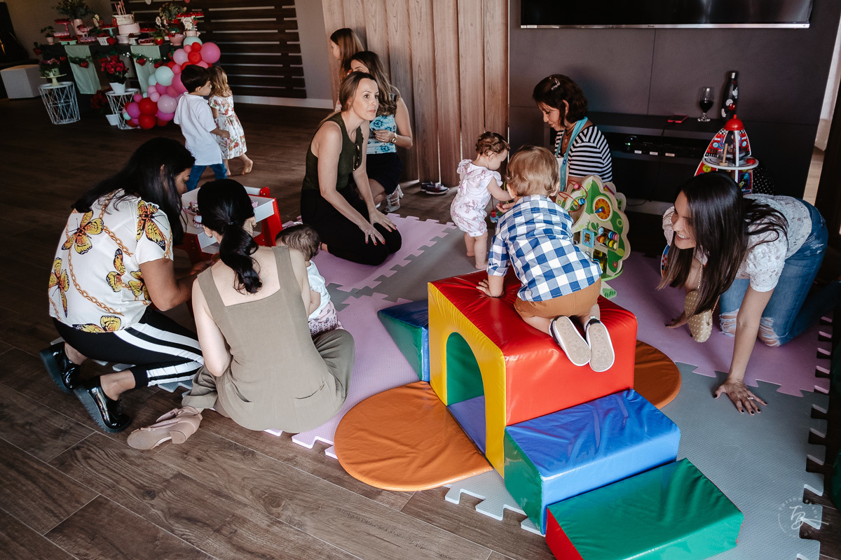 Fotografia documental de aniversário infantil, no rio Tavares/Campeche em Florianópolis/SC