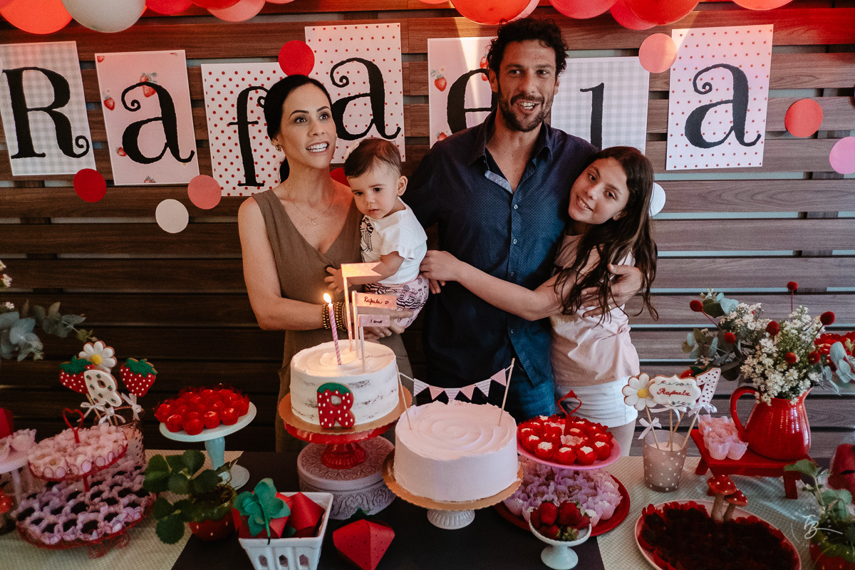 Fotografia documental de aniversário infantil, no rio Tavares/Campeche em Florianópolis/SC