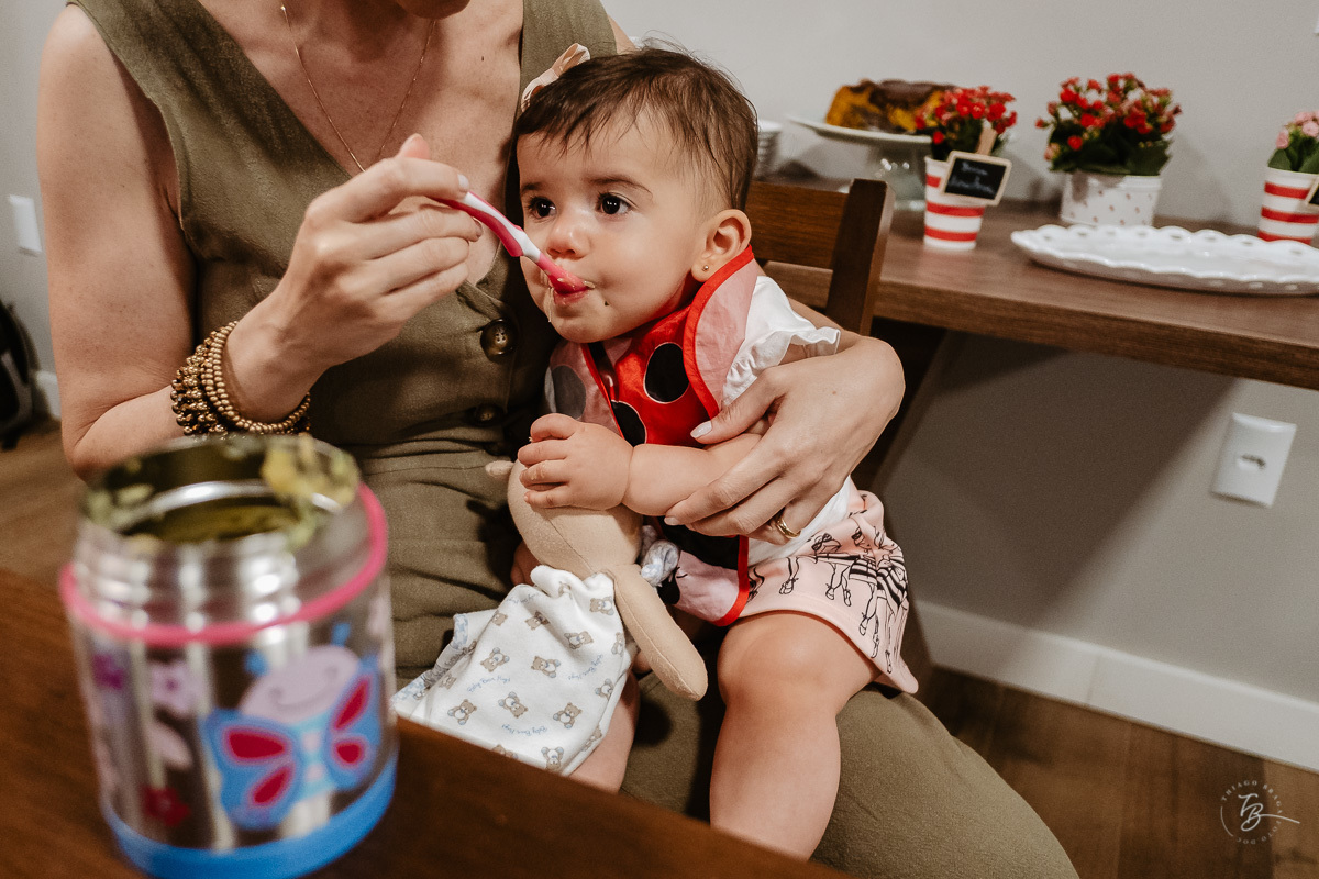 Fotografia documental de aniversário infantil, no rio Tavares/Campeche em Florianópolis/SC