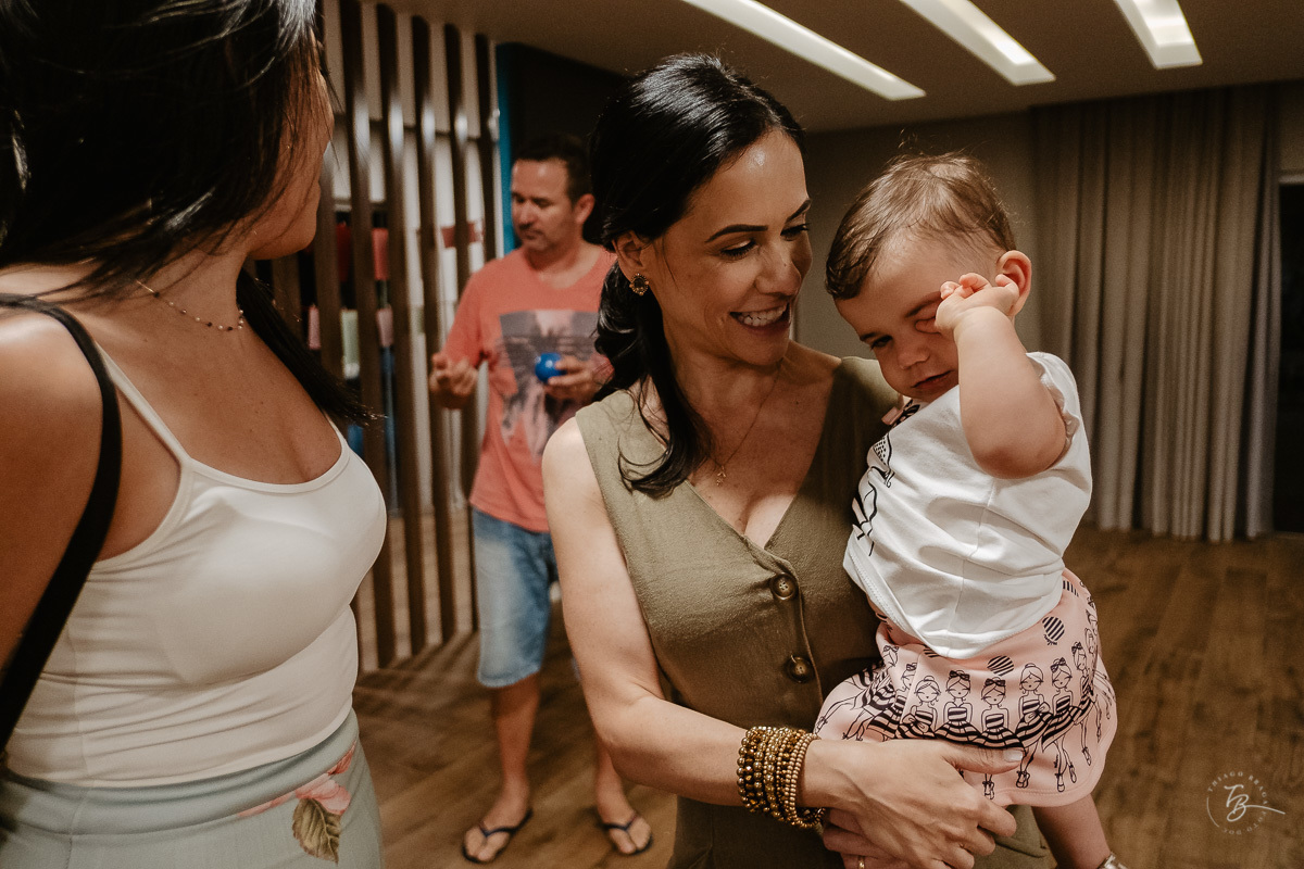 Fotografia documental de aniversário infantil, no rio Tavares/Campeche em Florianópolis/SC