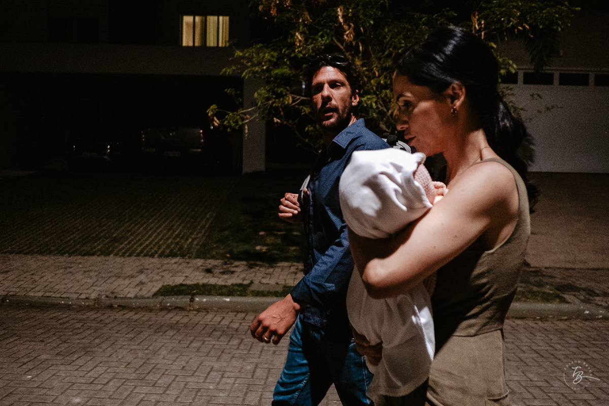 Fotografia documental de aniversário infantil, no rio Tavares/Campeche em Florianópolis/SC