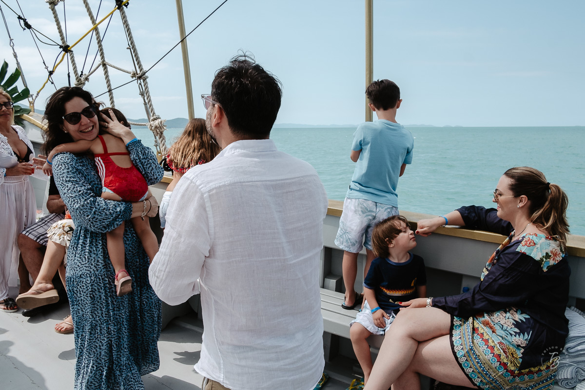 Festa de casamento, no barco Scuna Sul, em Florianópolis. Valéria e Carmelo, Florianópolis-SC.