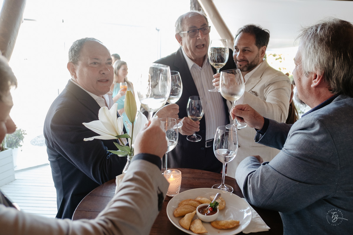 Festa de Casamento no Ammo Beach Club, em Florianópolis/SC. Valéria e Carmelo.