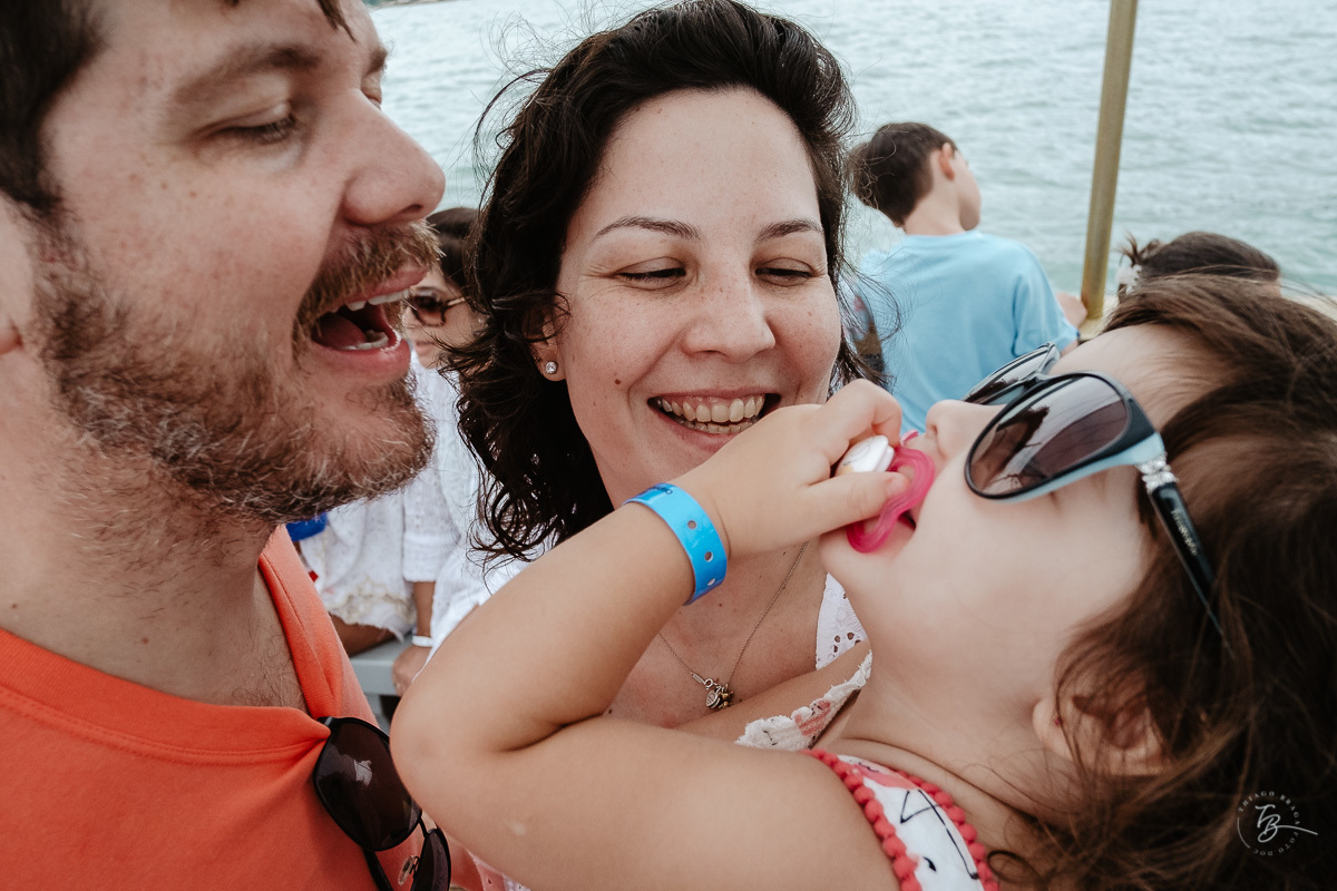 Festa de casamento, no barco Scuna Sul, em Florianópolis. Valéria e Carmelo, Florianópolis-SC.