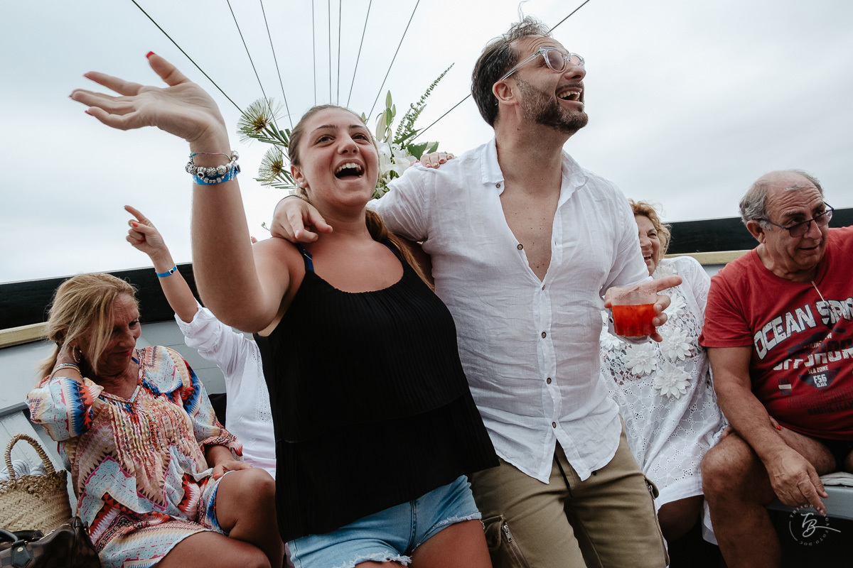 Festa de casamento, no barco Scuna Sul, em Florianópolis. Valéria e Carmelo, Florianópolis-SC.