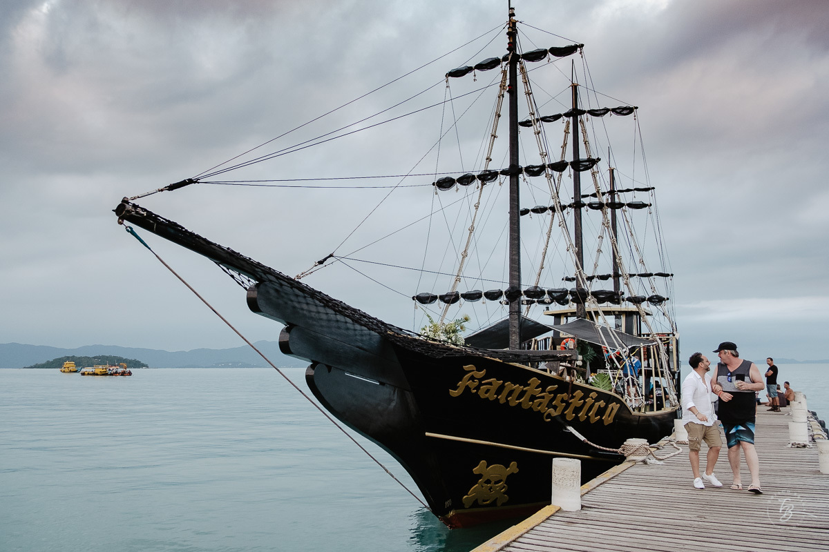 Festa de casamento, no barco Scuna Sul, em Florianópolis. Valéria e Carmelo, Florianópolis-SC.