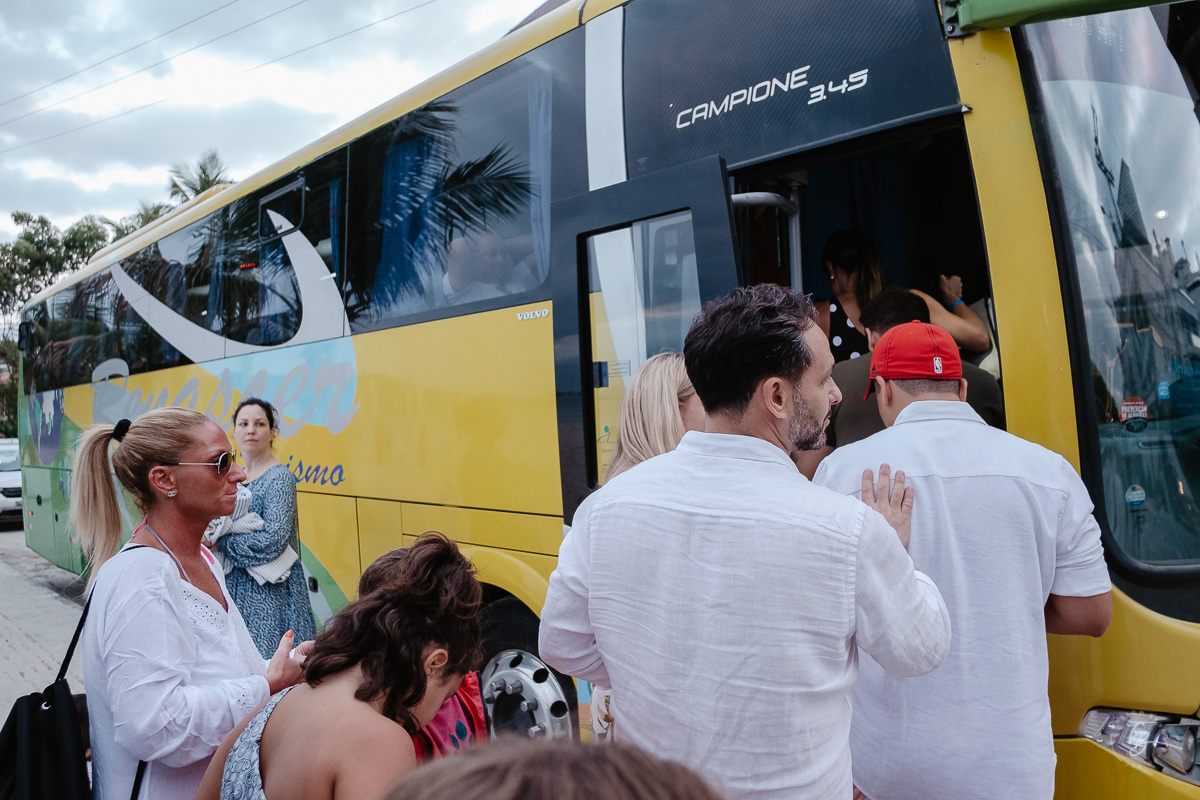 Festa de casamento, no barco Scuna Sul, em Florianópolis. Valéria e Carmelo, Florianópolis-SC.