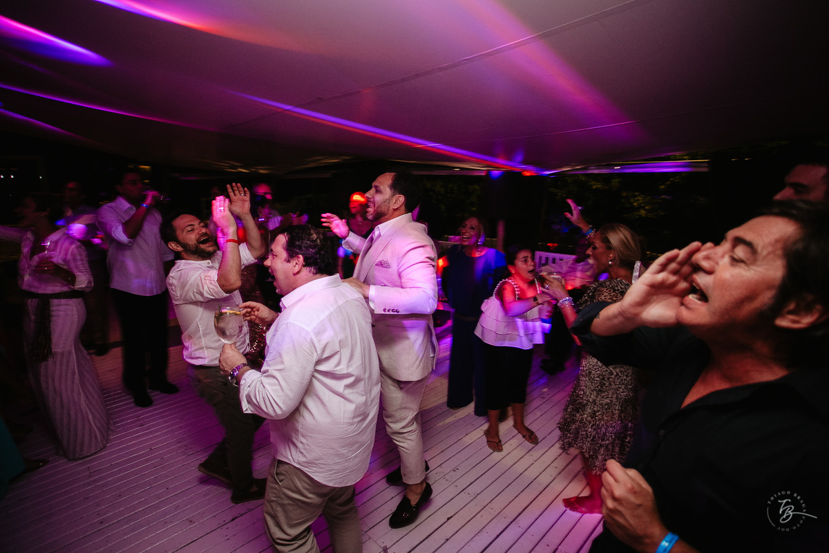 Festa de Casamento no Ammo Beach Club, em Florianópolis/SC. Valéria e Carmelo.