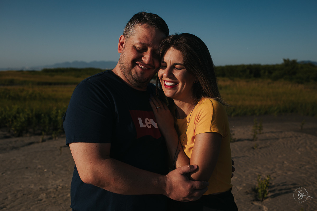 Ensaio lifestyle, fotografia da família Torrens, na praia da Daniela em Florianópolis-SC. Thiago Braga Fotografia 