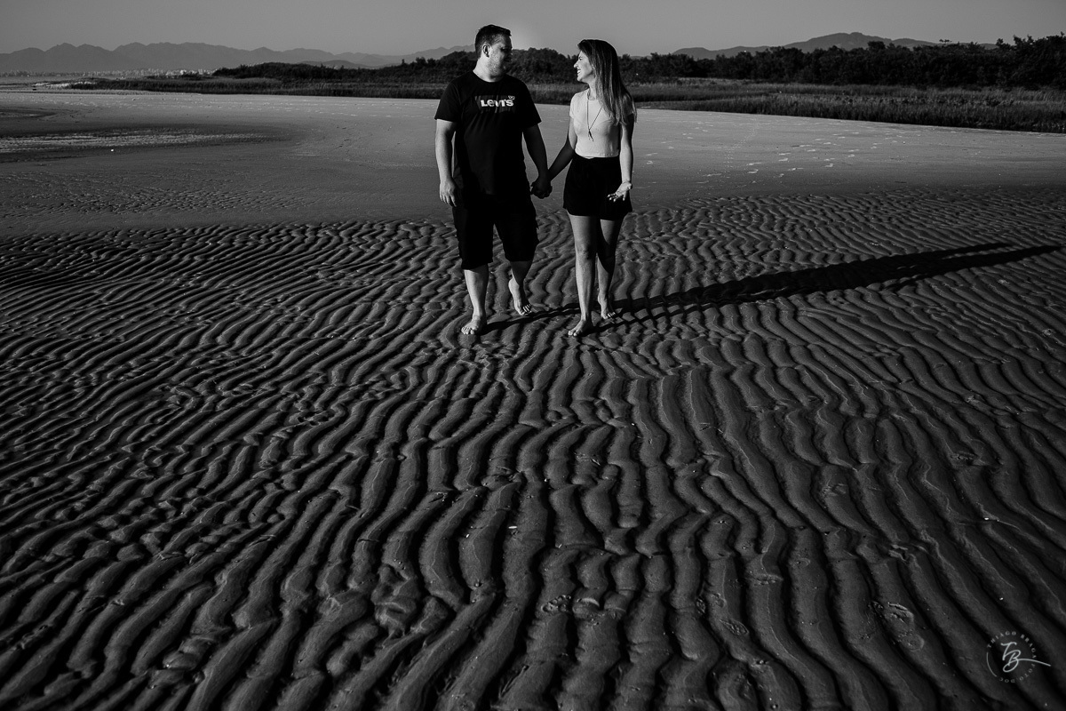 Ensaio lifestyle, fotografia da família Torrens, na praia da Daniela em Florianópolis-SC. Thiago Braga Fotografia 