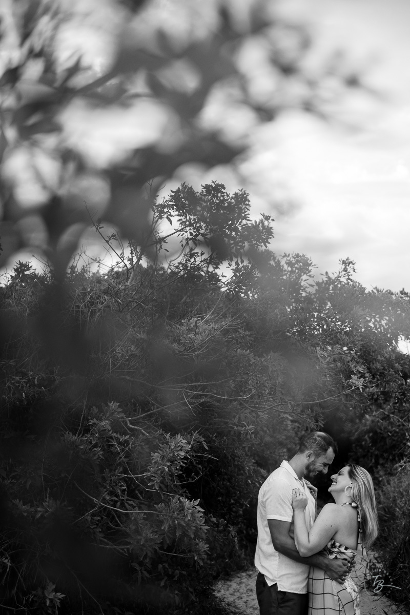 Fotografia de nascer do Sol, ensaio casal, praia do campeche em Florianópolis-SC.
