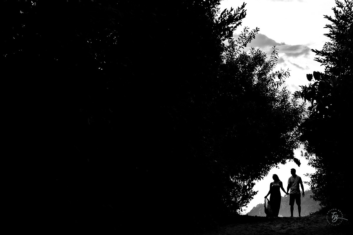 Fotografia de nascer do Sol, ensaio casal, praia do campeche em Florianópolis-SC.