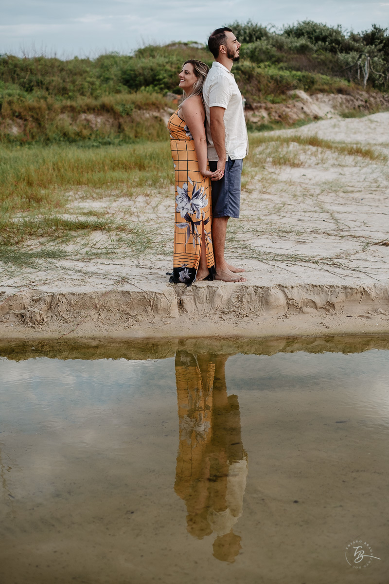 Fotografia de nascer do Sol, ensaio casal, praia do campeche em Florianópolis-SC.
