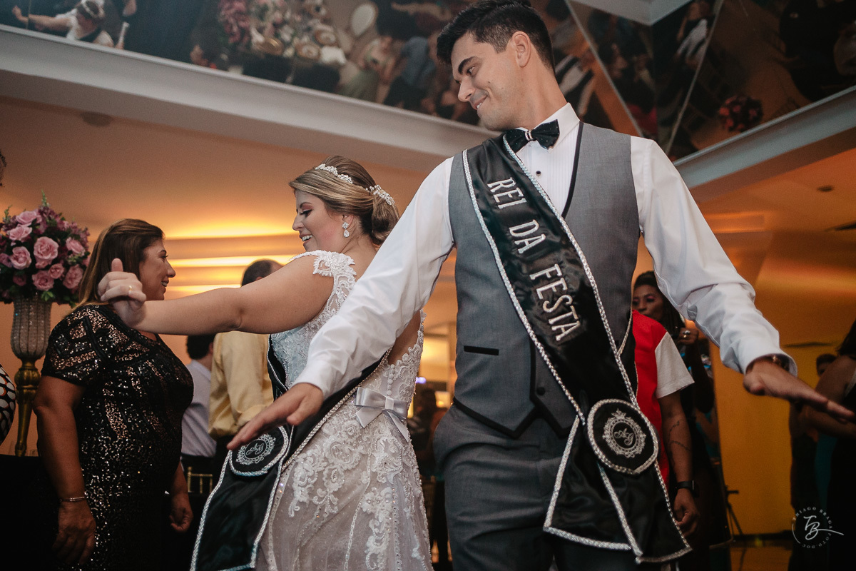 Casamento Ariza e Gustavo. Hotel Intercity. Igreja Colégio Catarinense. Beira Mar Norte. Lira Tênis Clube. Ponte Hercílio Luz. Florianópolis/SC. 