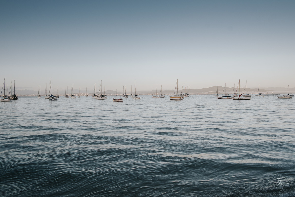 Ensaio de casal em Florianópolis. Santo Antonio de Lisboa e Sambaqui. Rafa e Ju.