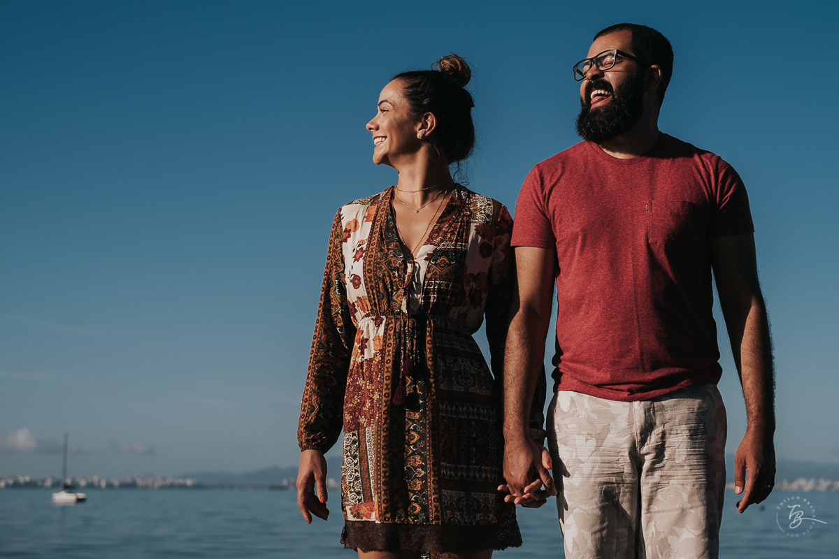Ensaio de casal em Florianópolis. Santo Antonio de Lisboa e Sambaqui. Rafa e Ju.