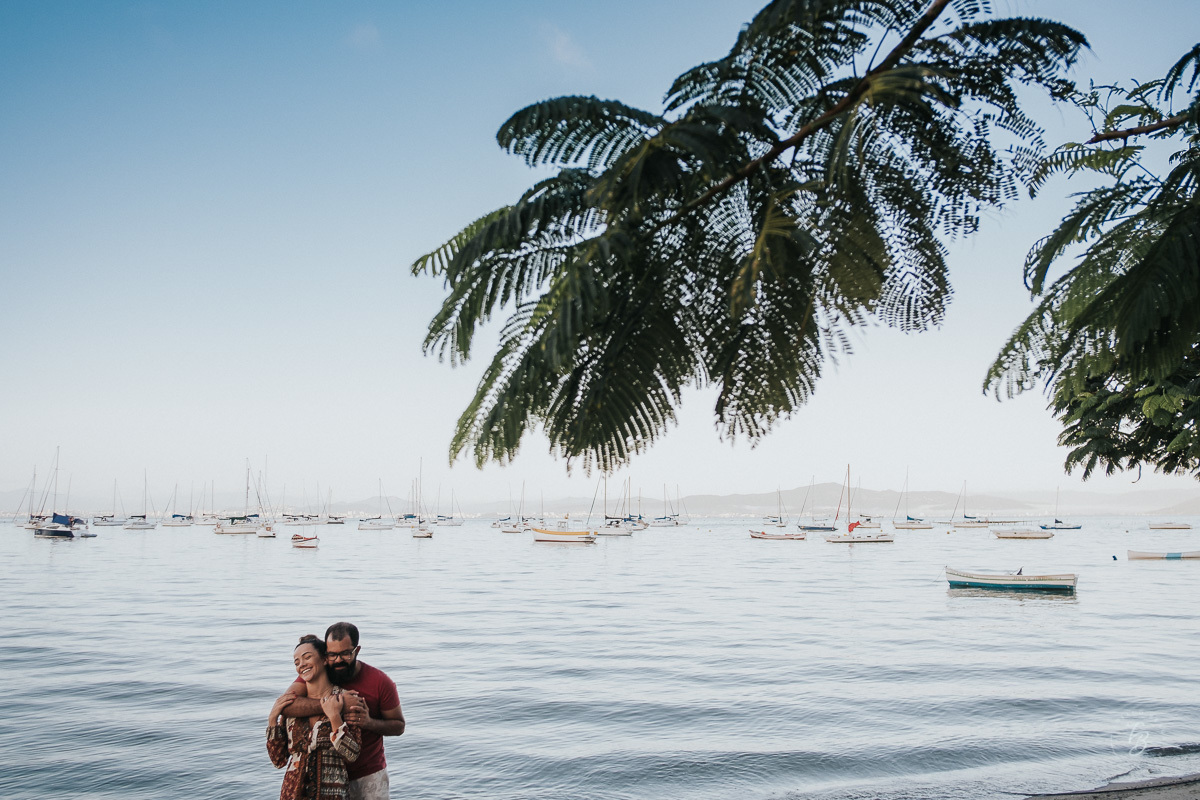Ensaio de casal em Florianópolis. Santo Antonio de Lisboa e Sambaqui. Rafa e Ju.