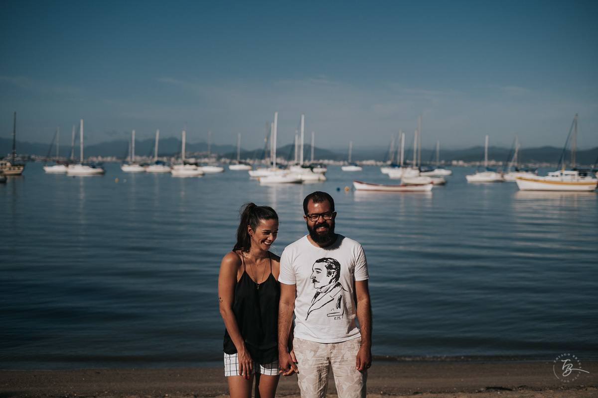 Ensaio de casal em Florianópolis. Santo Antonio de Lisboa e Sambaqui. Rafa e Ju.
