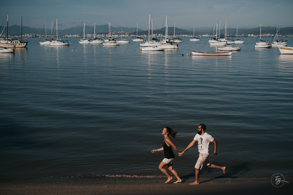 Ensaio de casal em Florianópolis. Santo Antonio de Lisboa e Sambaqui. Rafa e Ju.