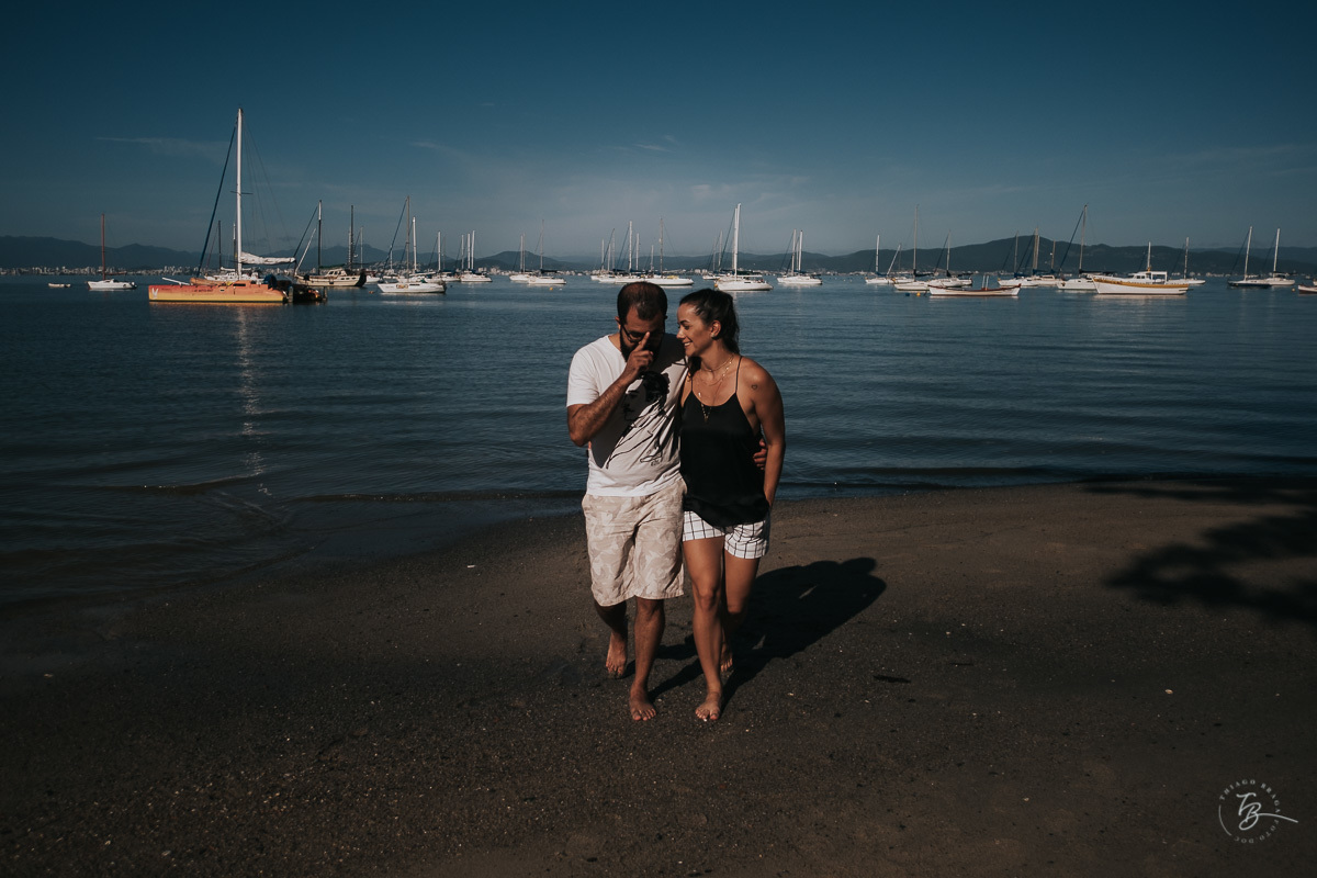 Ensaio de casal em Florianópolis. Santo Antonio de Lisboa e Sambaqui. Rafa e Ju.