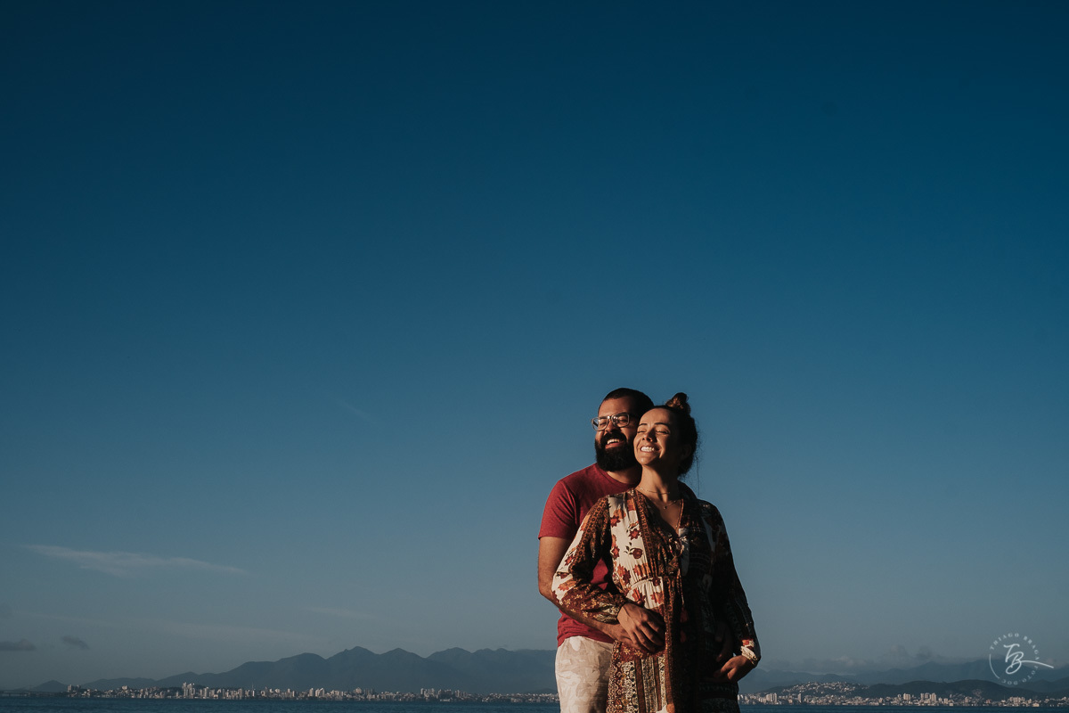 Ensaio de casal em Florianópolis. Santo Antonio de Lisboa e Sambaqui. Rafa e Ju.