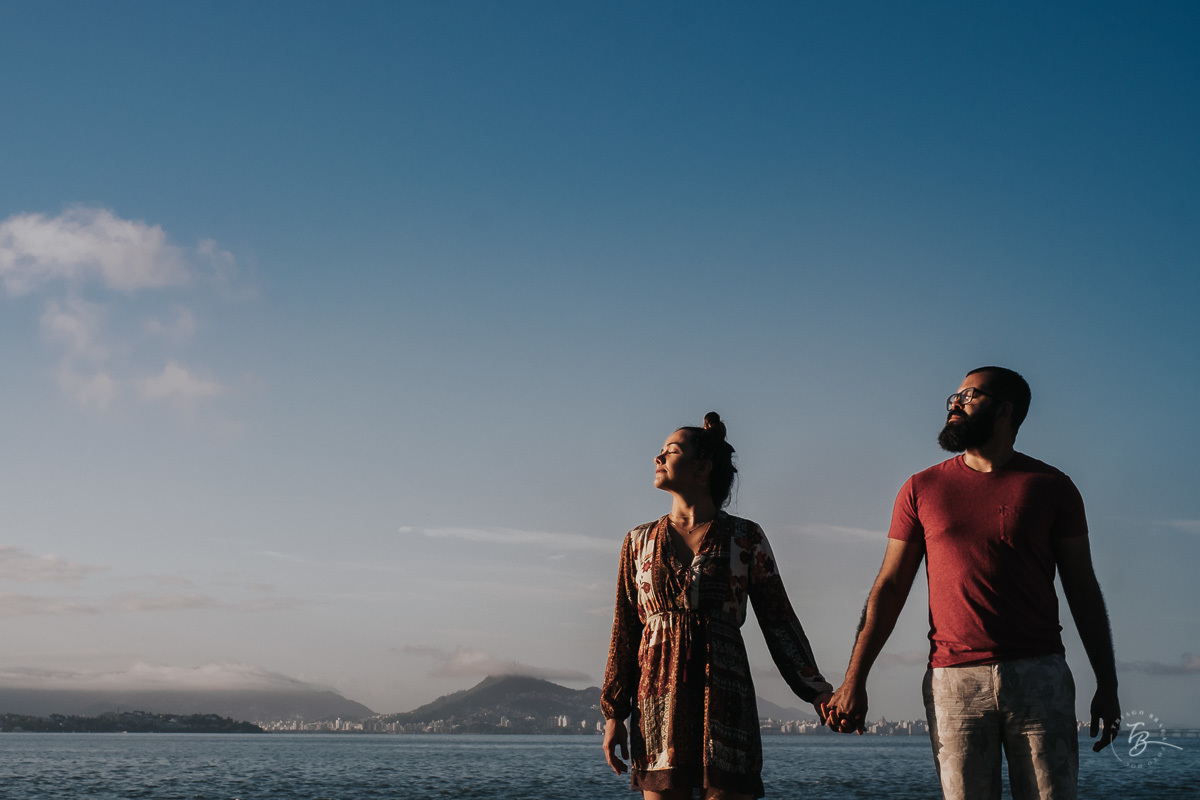 Ensaio de casal em Florianópolis. Santo Antonio de Lisboa e Sambaqui. Rafa e Ju.