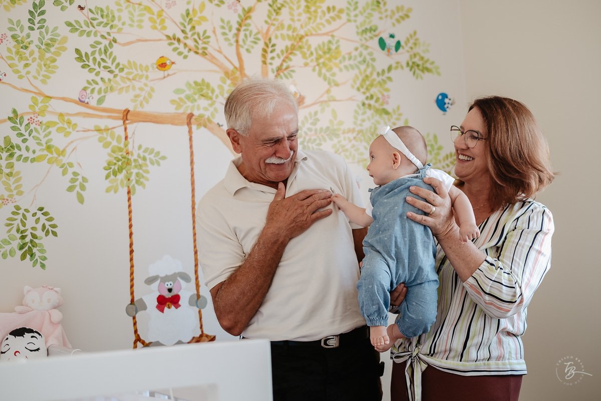 Ensaio de família em casa. 5 meses da Bia. Fotografia de familia em florianópolis/SC
