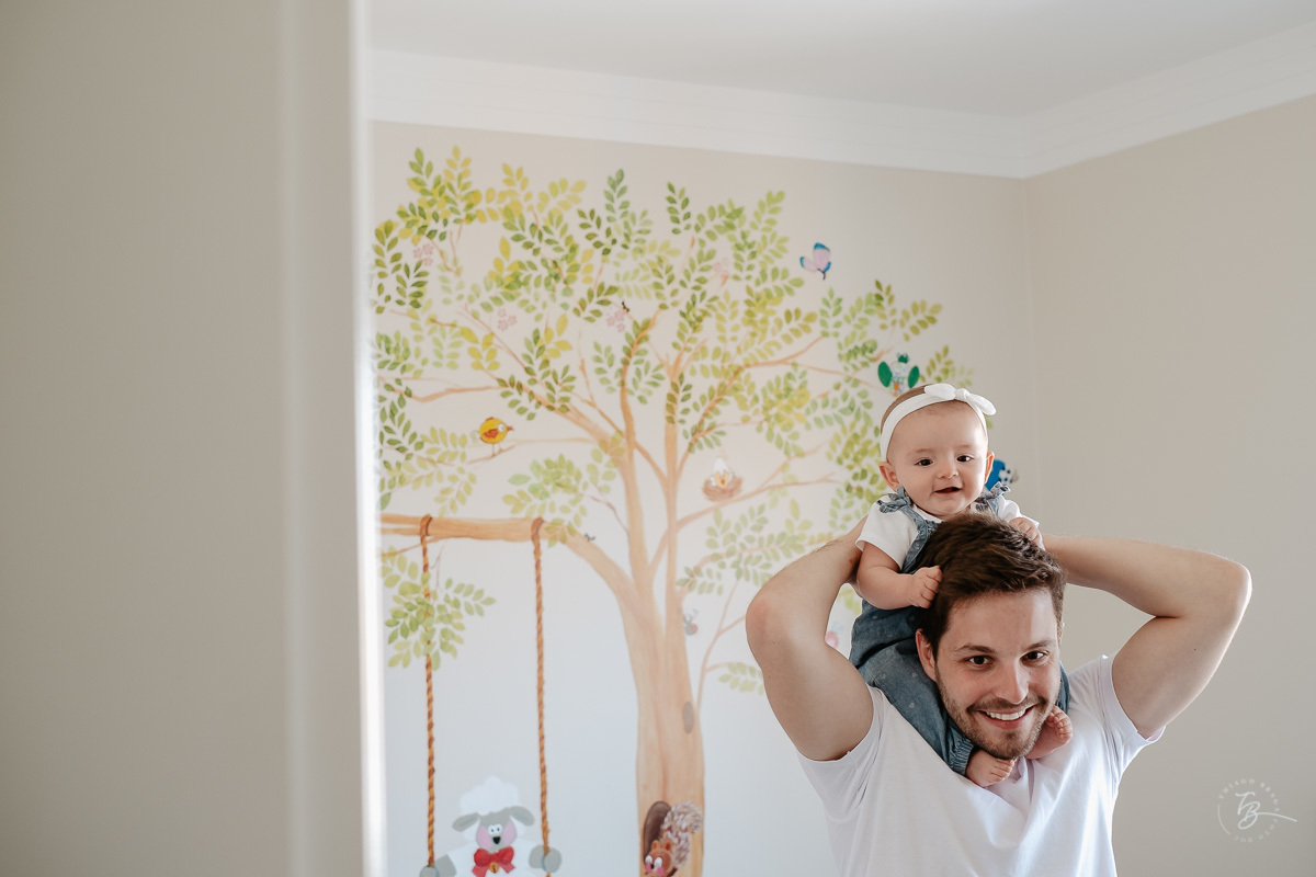 Ensaio de família em casa. 5 meses da Bia. Fotografia de familia em florianópolis/SC