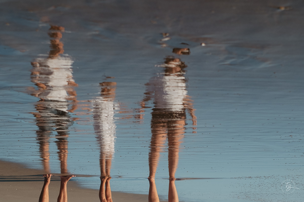 Ensaio gestante na praia do campeche, em Florianópolis/SC. Fotografia de familia. Thiago Braga. Caue, Manu, Arthur a espera do Gabriel. 