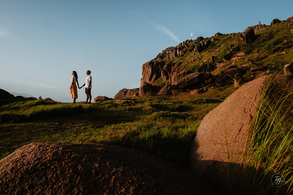 Ensaio pré-casamento na para da Guarda do embaú, Palhoça-SC. Amanhecer com os noivos Duana e Raphael. 