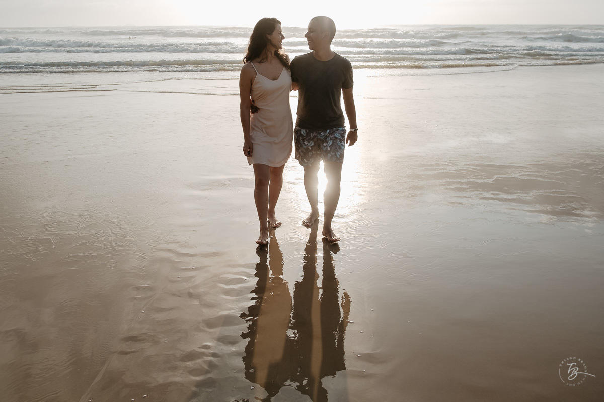 Ensaio pré-casamento na para da Guarda do embaú, Palhoça-SC. Amanhecer com os noivos Duana e Raphael. 