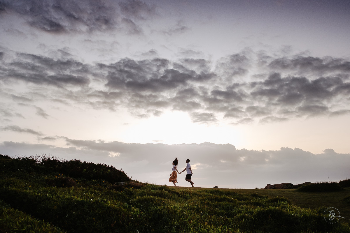 Ensaio pré-casamento na para da Guarda do embaú, Palhoça-SC. Amanhecer com os noivos Duana e Raphael. 