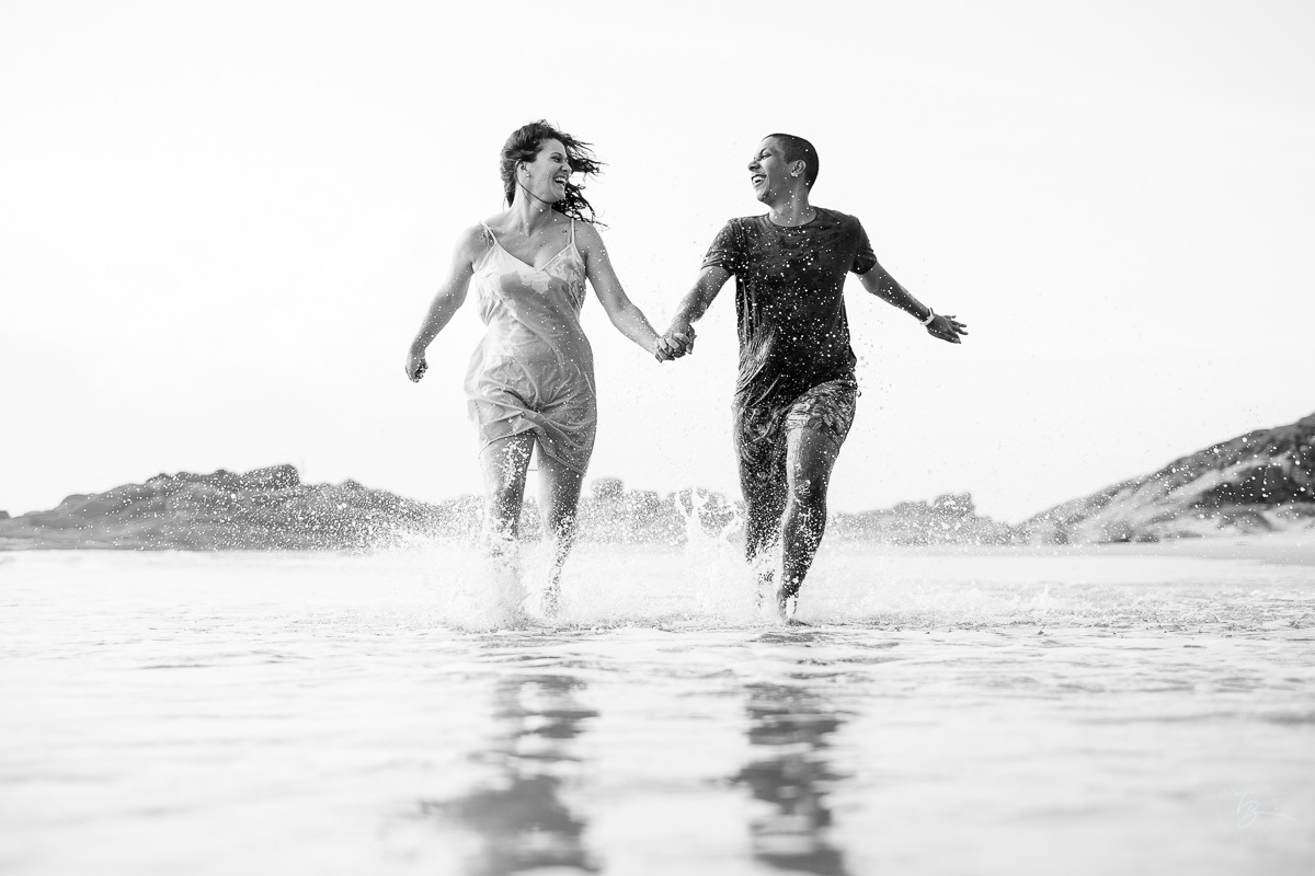 Ensaio pré-casamento na para da Guarda do embaú, Palhoça-SC. Amanhecer com os noivos Duana e Raphael. 