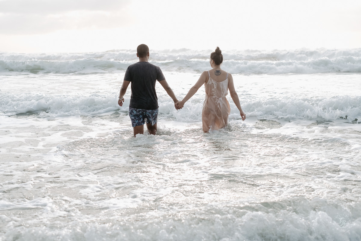 Ensaio pré-casamento na para da Guarda do embaú, Palhoça-SC. Amanhecer com os noivos Duana e Raphael. 