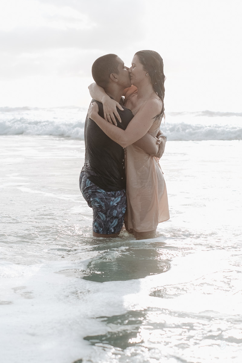 Ensaio pré-casamento na para da Guarda do embaú, Palhoça-SC. Amanhecer com os noivos Duana e Raphael. 