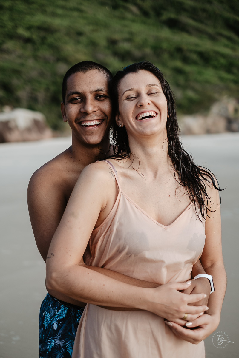 Ensaio pré-casamento na para da Guarda do embaú, Palhoça-SC. Amanhecer com os noivos Duana e Raphael. 