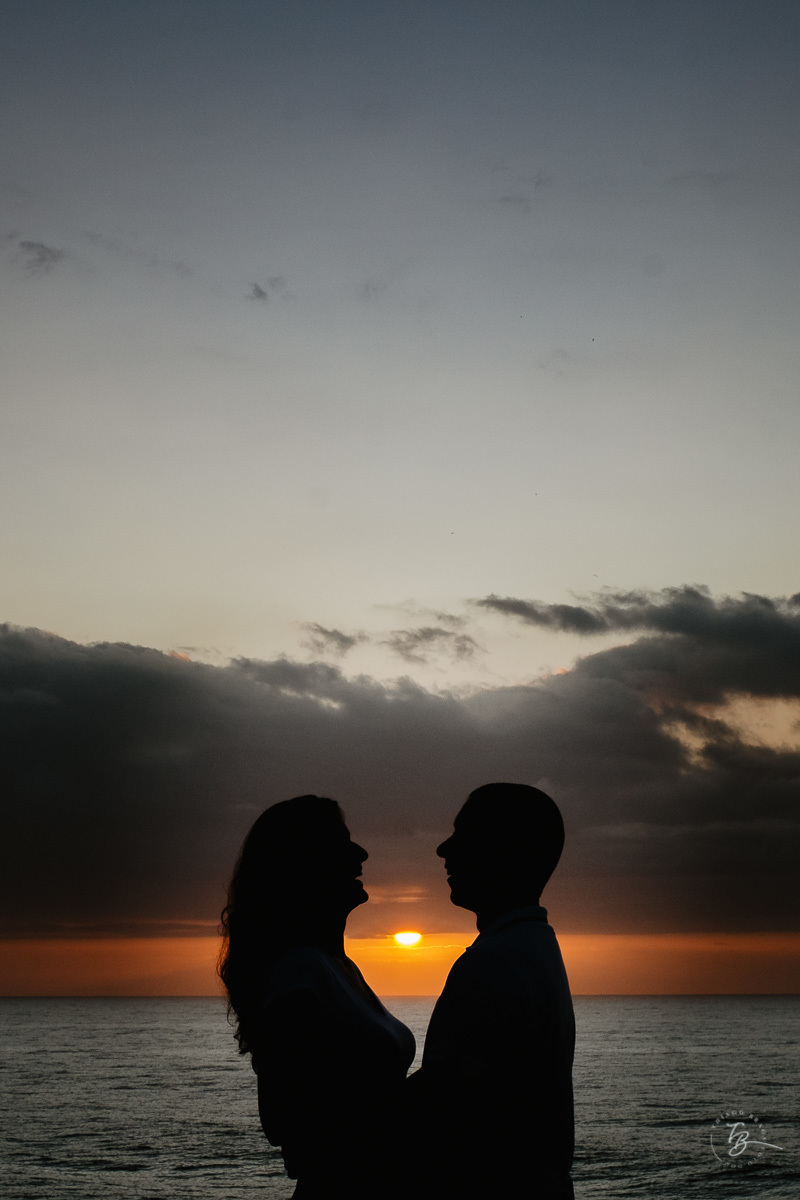 Ensaio pré-casamento na para da Guarda do embaú, Palhoça-SC. Amanhecer com os noivos Duana e Raphael. 