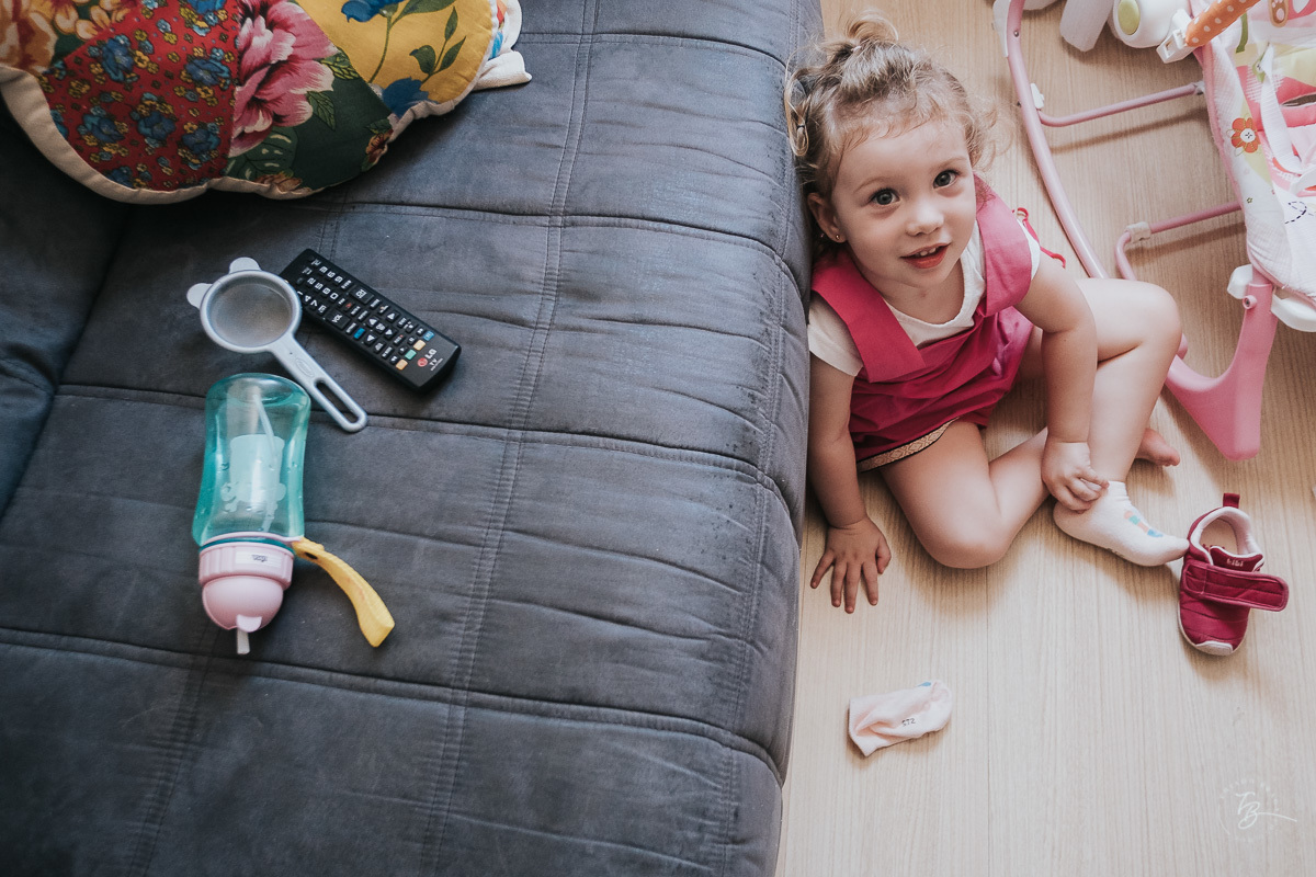 Ensaio de acompanhamento de primeiro ano da Helena. Ensaio lifestyle em coqueiros, Florianópolis/SC. 10 meses da Helena, Thiago Braga Foto