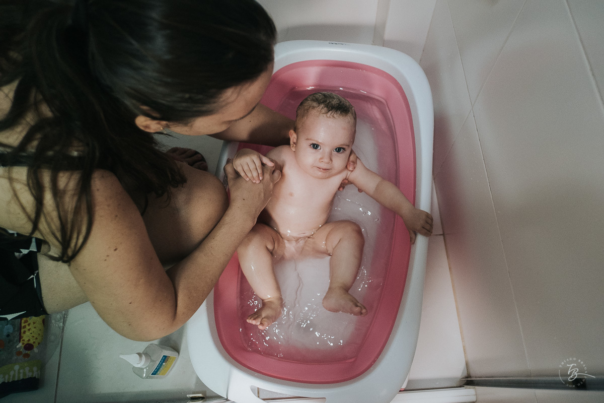 Ensaio de acompanhamento de primeiro ano da Helena. Ensaio lifestyle em coqueiros, Florianópolis/SC. 10 meses da Helena, Thiago Braga Foto