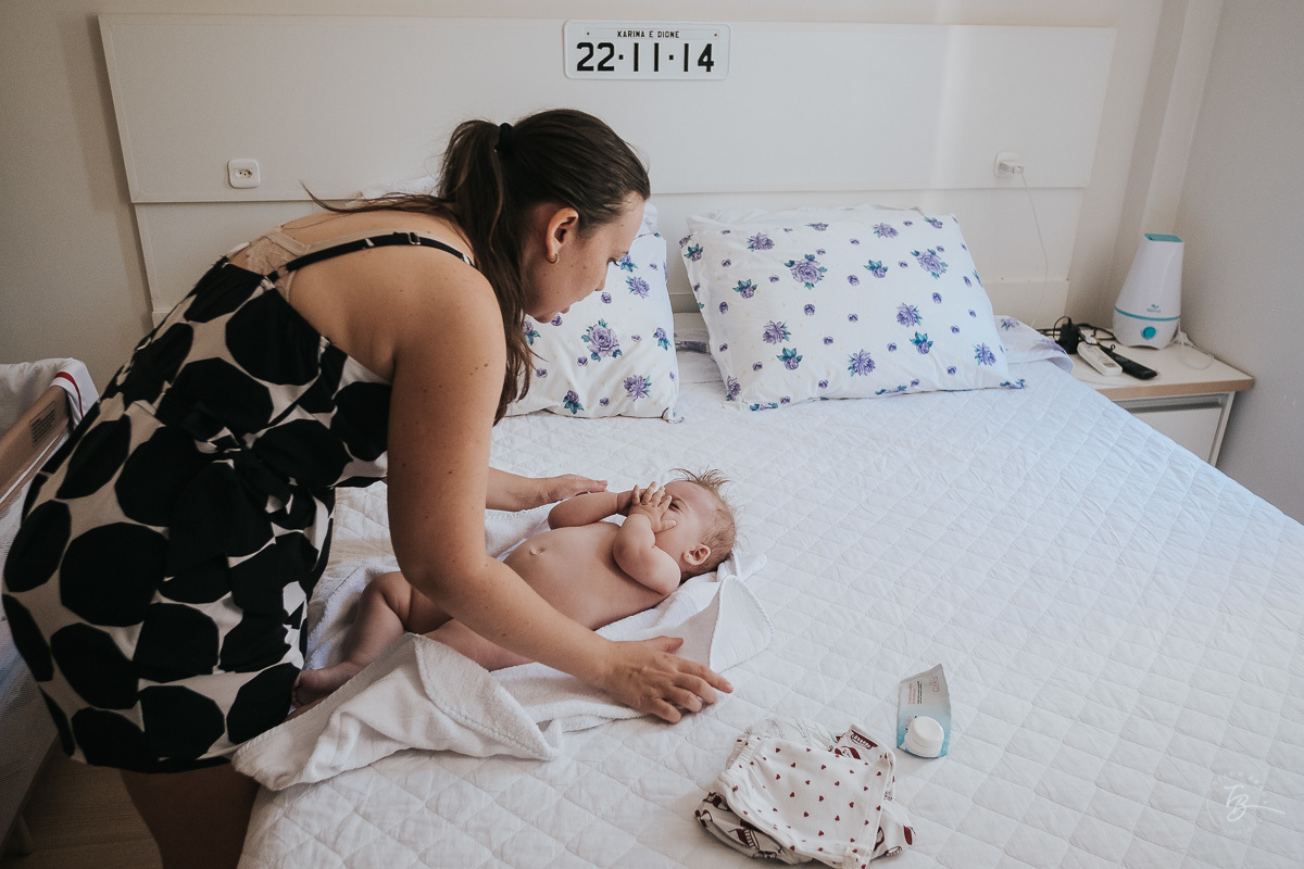 Ensaio de acompanhamento de primeiro ano da Helena. Ensaio lifestyle em coqueiros, Florianópolis/SC. 10 meses da Helena, Thiago Braga Foto