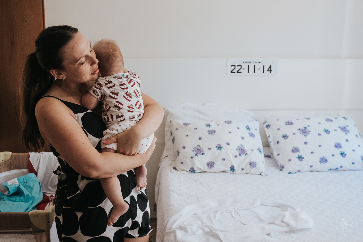 Ensaio de acompanhamento de primeiro ano da Helena. Ensaio lifestyle em coqueiros, Florianópolis/SC. 10 meses da Helena, Thiago Braga Foto