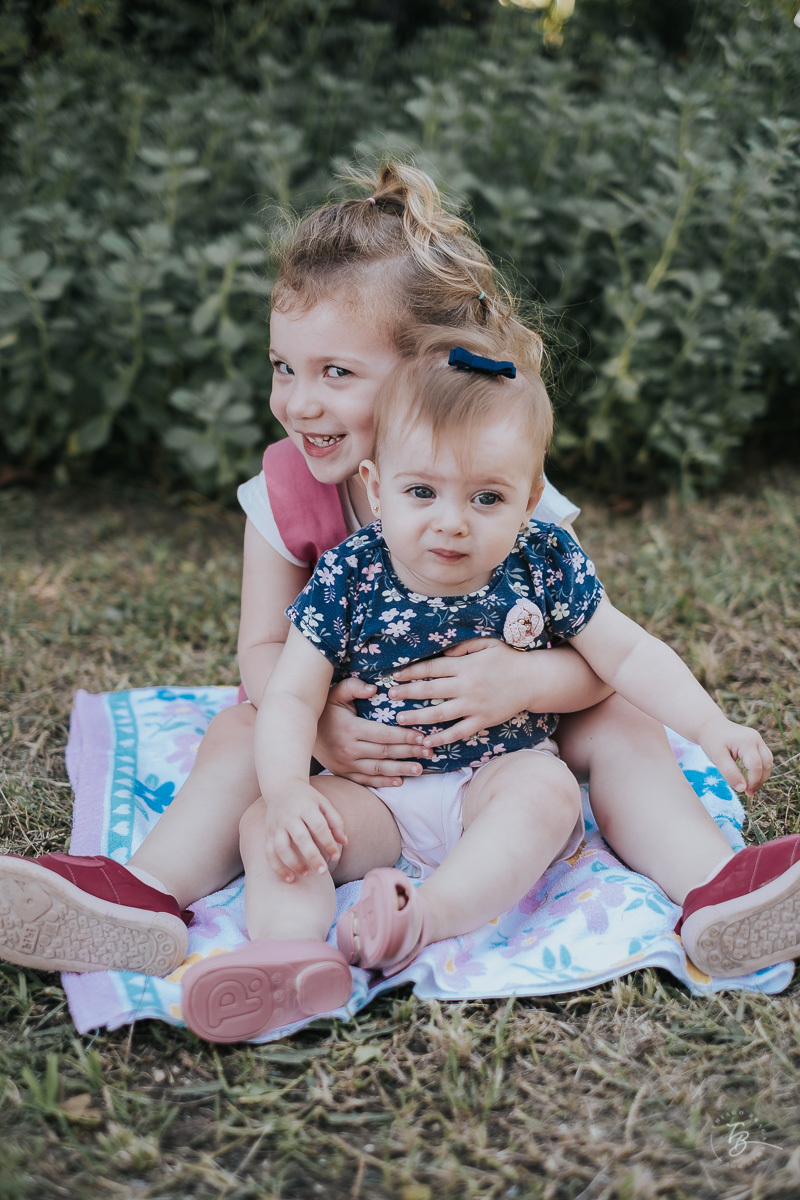 Ensaio de acompanhamento de primeiro ano da Helena. Ensaio lifestyle em coqueiros, Florianópolis/SC. 10 meses da Helena, Thiago Braga Foto