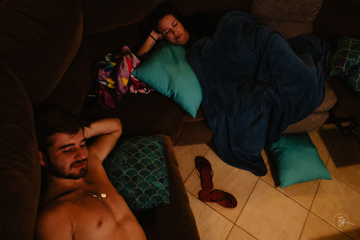 Fotografia documental de família, na praia de Mariscal, em Bombinhas/SC. Fotografo Thiago Braga. 