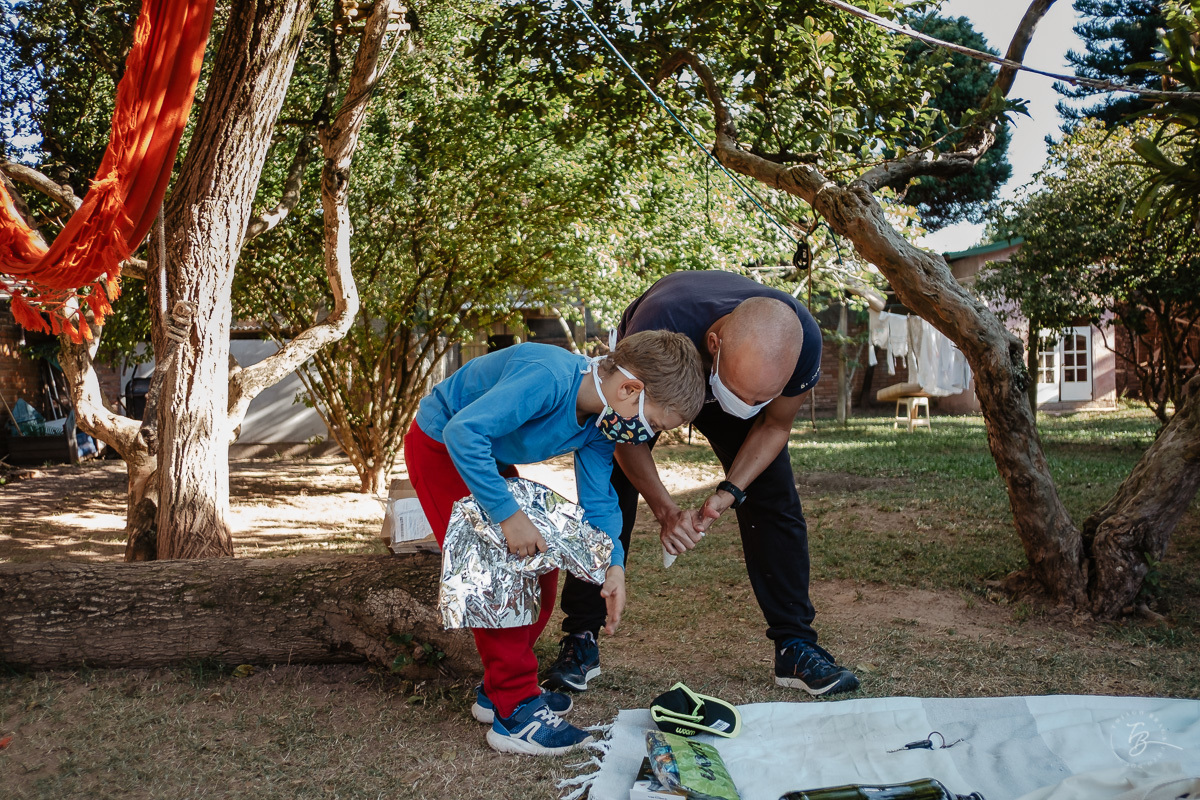 Fotografo documental de família. Aniversário do quintal de casa. Aniversário de 08 anos do Arthur. Fotografo Florianópolis.