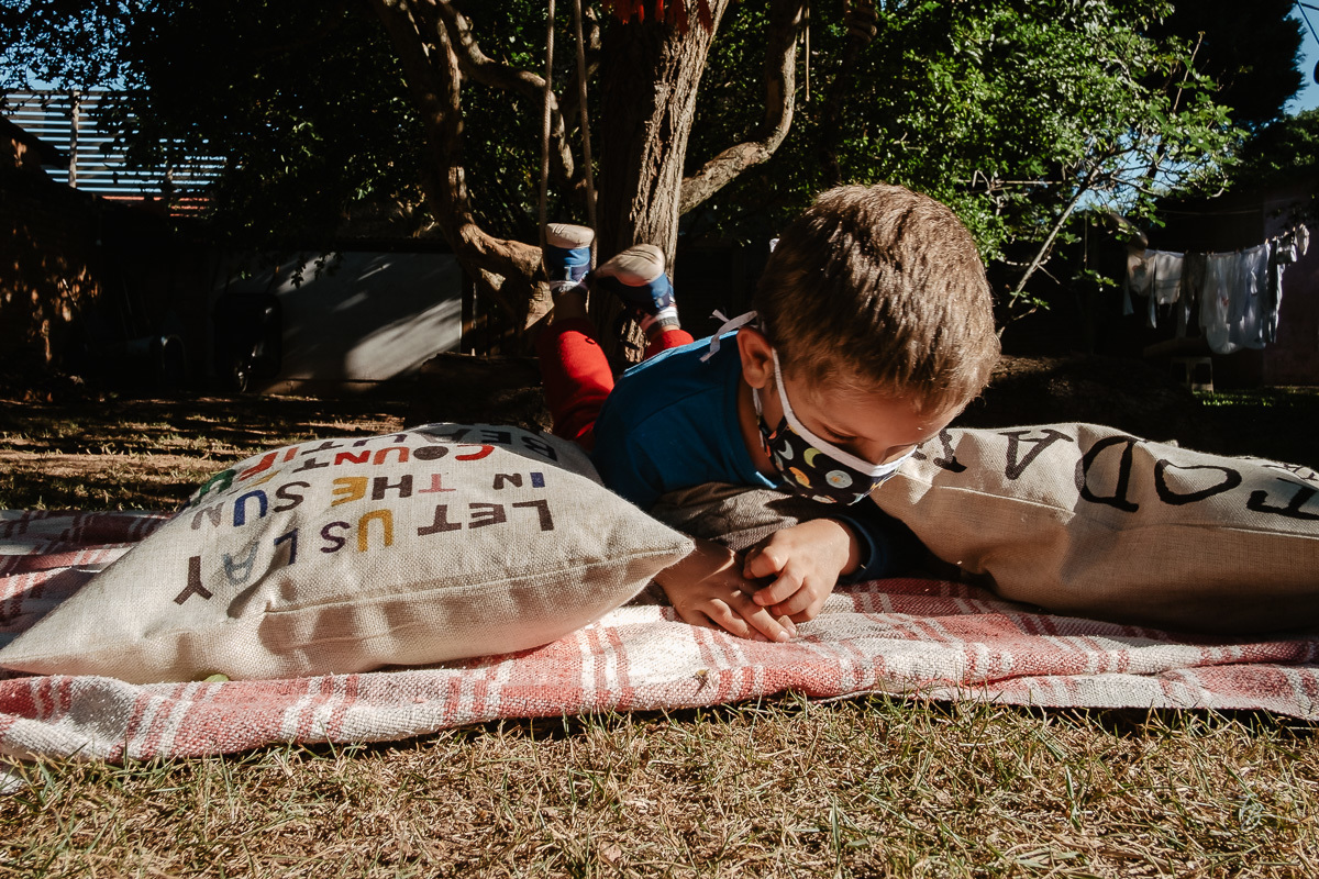 Fotografo documental de família. Aniversário do quintal de casa. Aniversário de 08 anos do Arthur. Fotografo Florianópolis.
