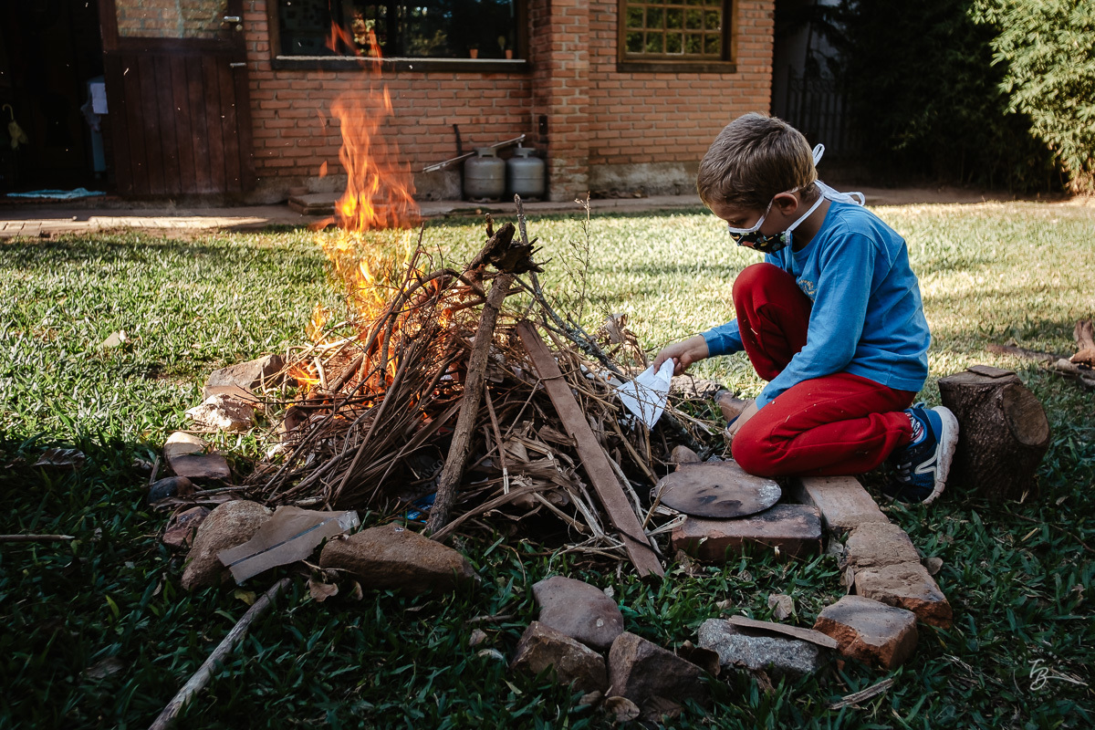 Fotografo documental de família. Aniversário do quintal de casa. Aniversário de 08 anos do Arthur. Fotografo Florianópolis.