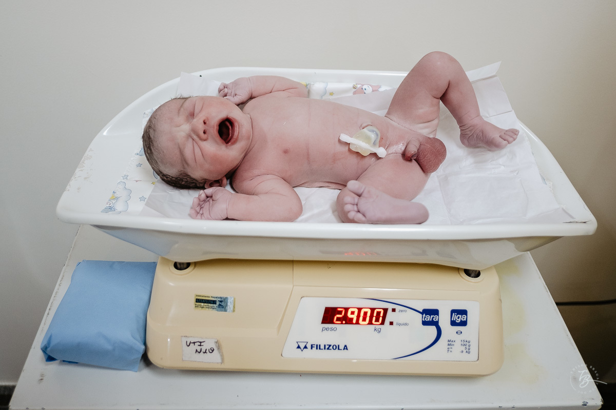 Nascimento do Henrique. Parto documental na maternidade Santa Helena em Florianópolis. Santa Catarina.