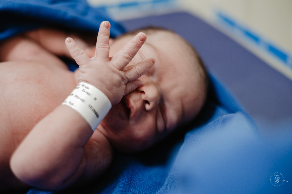 Nascimento do Henrique. Parto documental na maternidade Santa Helena em Florianópolis. Santa Catarina.