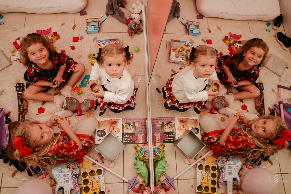 Aniversário documental infantil em casa. Thiago Braga fotografia. 